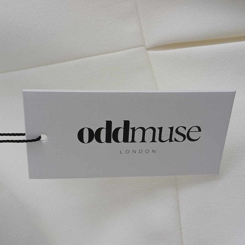 $485 Oddmuse London Elegant White Dress with Pearls, - Picture 8 of 9